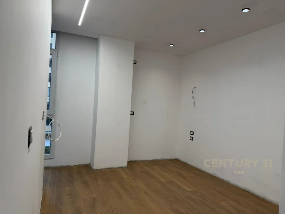 Tirane, shitet apartament 1+1 Kati 3, 55 m² 157.000 € (21 Dhjetori)