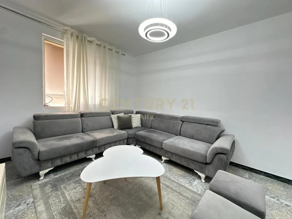 Tirane, shitet apartament 2+1 Kati 3, 84 m² 160.000 € (Rruga e Durresit)