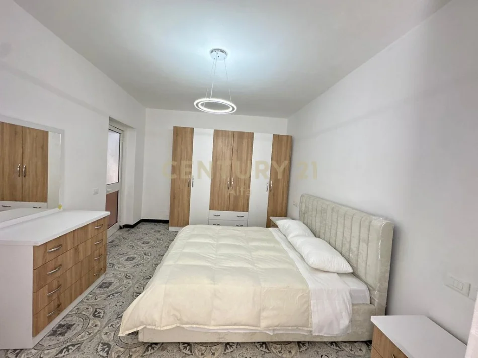Tirane, shitet apartament 2+1 Kati 3, 84 m² 160.000 € (Rruga e Durresit)