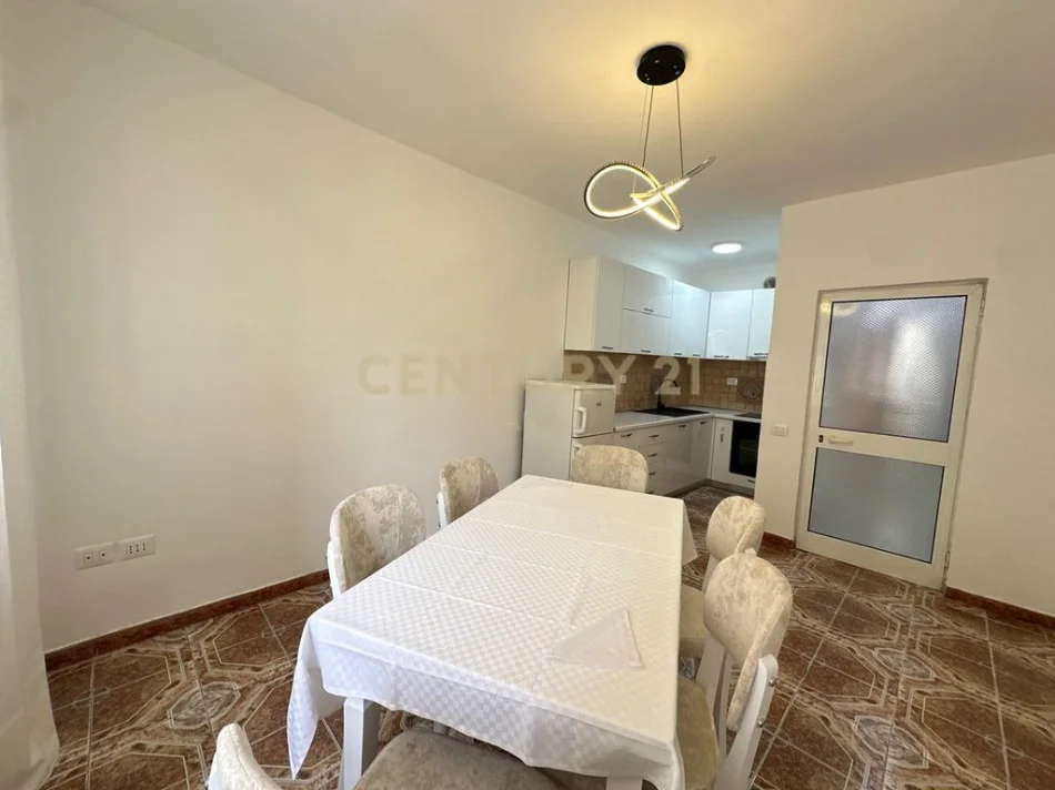 Tirane, shitet apartament 2+1 Kati 3, 84 m² 160.000 € (rruga e durresit)