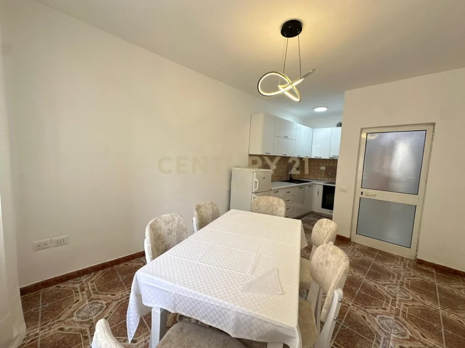 Tirane, shitet apartament 2+1 Kati 3, 84 m² 160.000 € (Rruga e Durresit)