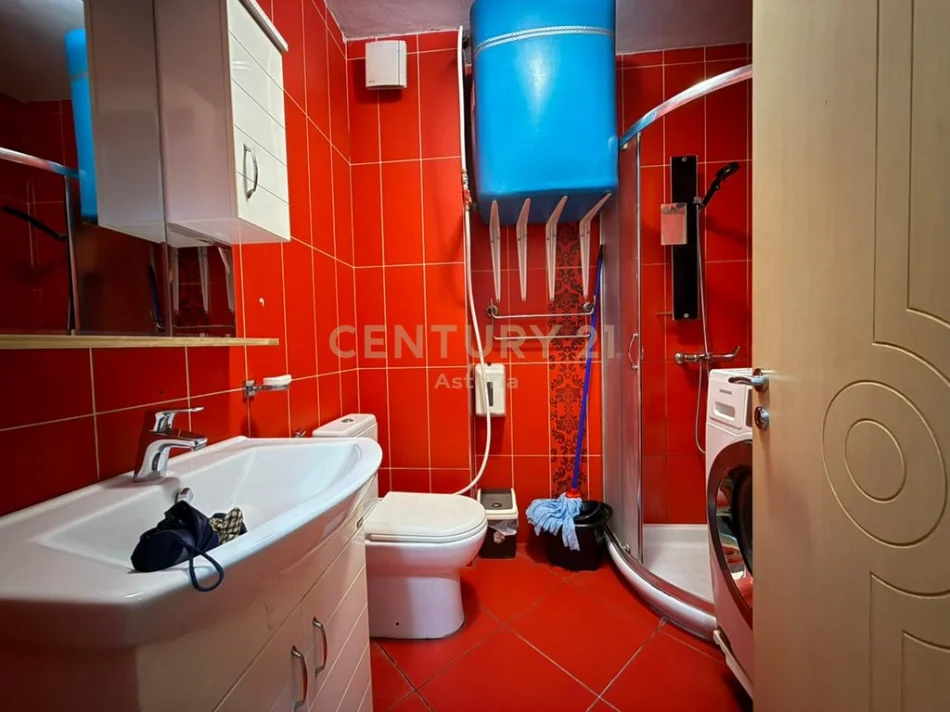 Tirane, jepet me qera apartament 1+1 Kati 4, 42 m² 400 € (Astir)
