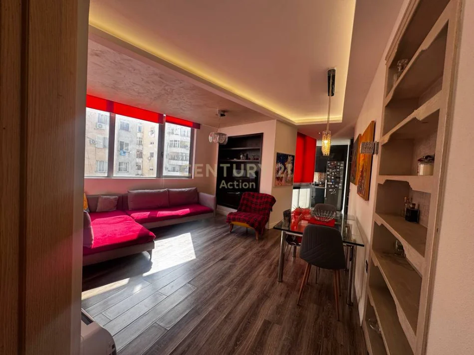 Tirane, jepet me qera apartament 2+1 Kati 6, 90 m² 800 € (komuna e parisit kika 2)