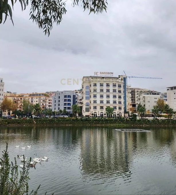 Tirane, shitet apartament Kati 4, 70 m² 160.000 € (Liqeni i Thate)