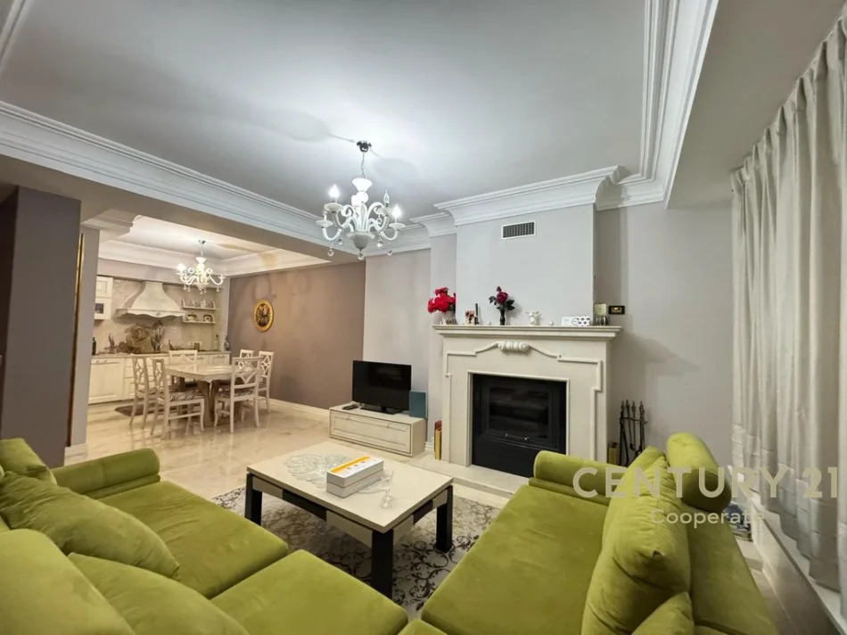 Tirane, shitet apartament 2+1+Ballkon Kati 2, 124 m² 300.000 € (kodra e diellit)