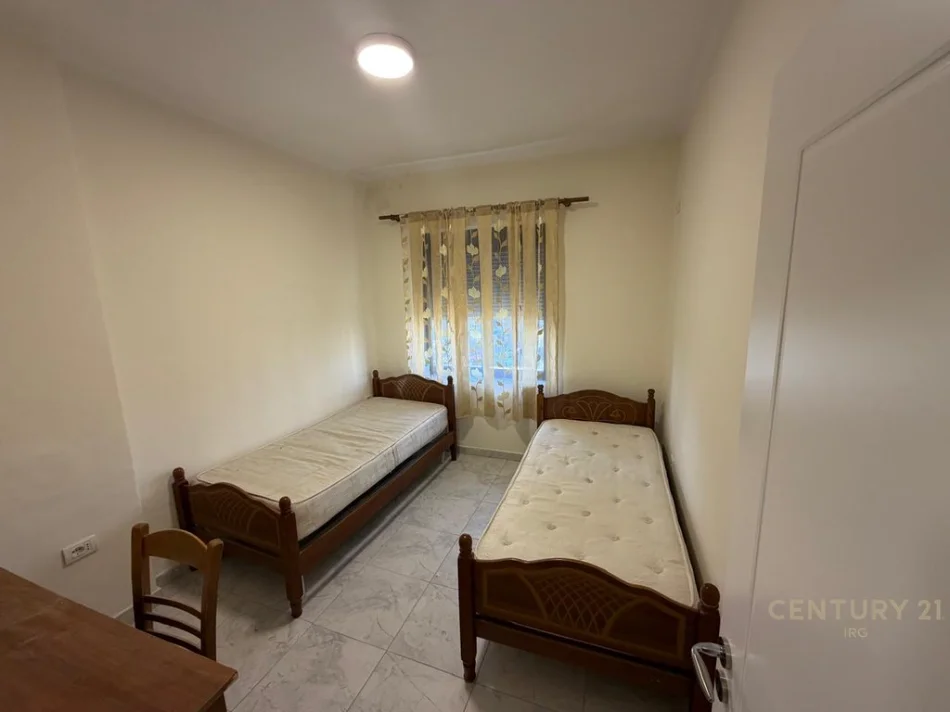 Tirane, jepet me qera apartament 2+1 Kati 4, 64 m² 650 € (zogu i zi)