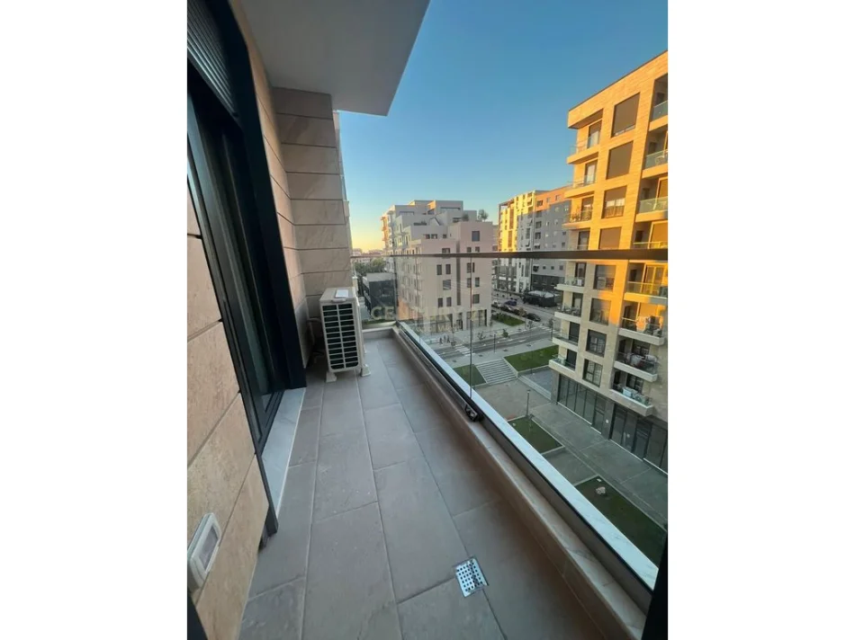 Tirane, jepet me qera apartament 1+1 Kati 5, 62 m² 800 € (Porcelan)