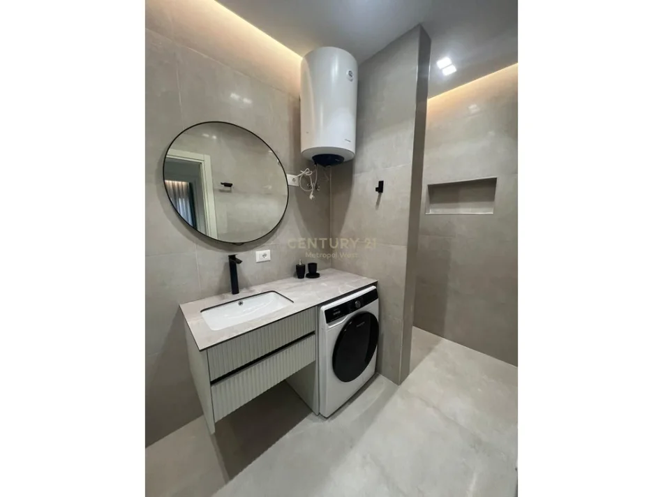 Tirane, jepet me qera apartament 1+1 Kati 5, 62 m² 800 € (Porcelan)