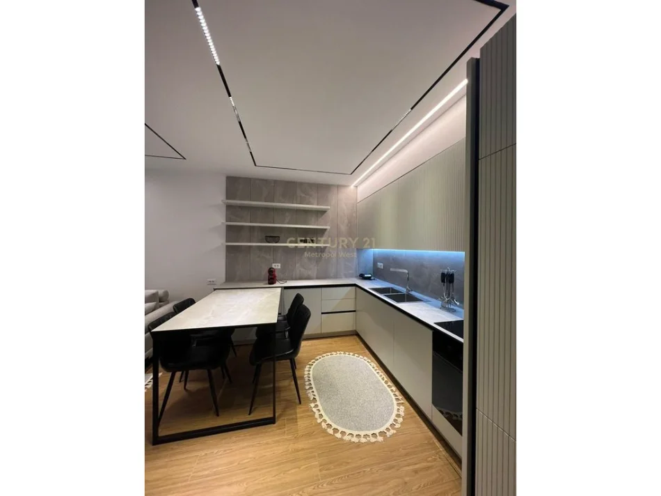 Tirane, jepet me qera apartament 1+1 Kati 5, 62 m² 800 € (Porcelan)