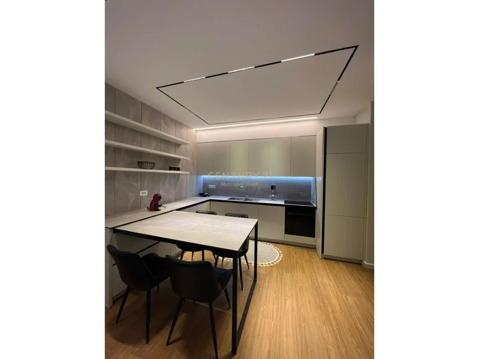 Tirane, jepet me qera apartament 1+1 Kati 5, 62 m² 800 € (Porcelan)