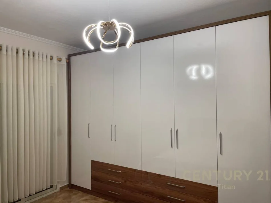 Tirane, shitet apartament 1+1+Ballkon Kati 1, 68 m² 140.000 € 