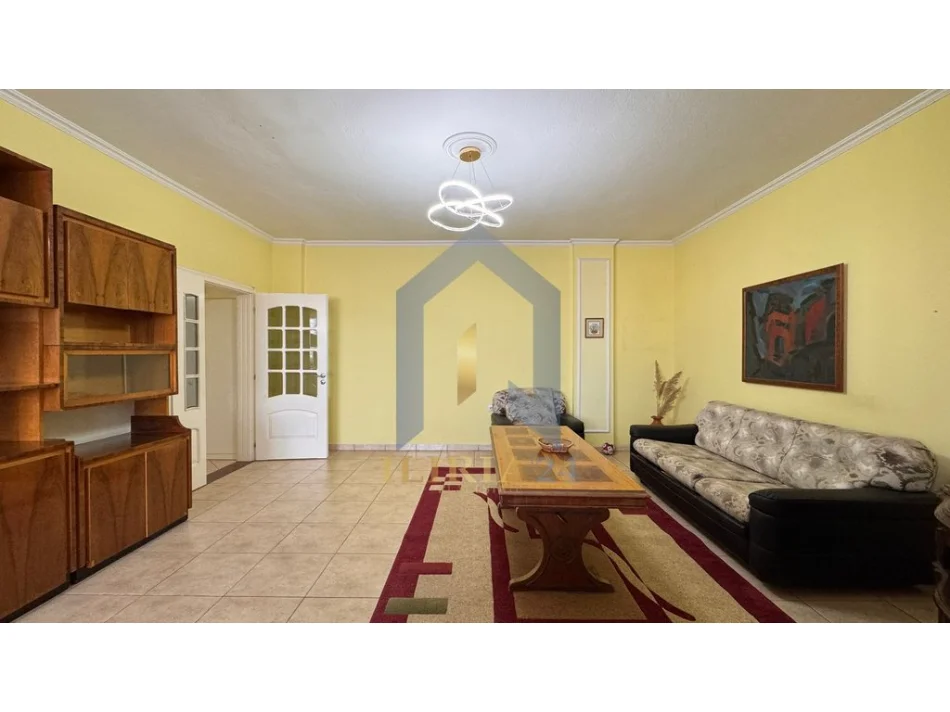Tirane, shitet apartament 2+1+Ballkon Kati 8, 118 m² 220.000 € (Apartament 2+1 ne shitje tek Pazari I Ri)