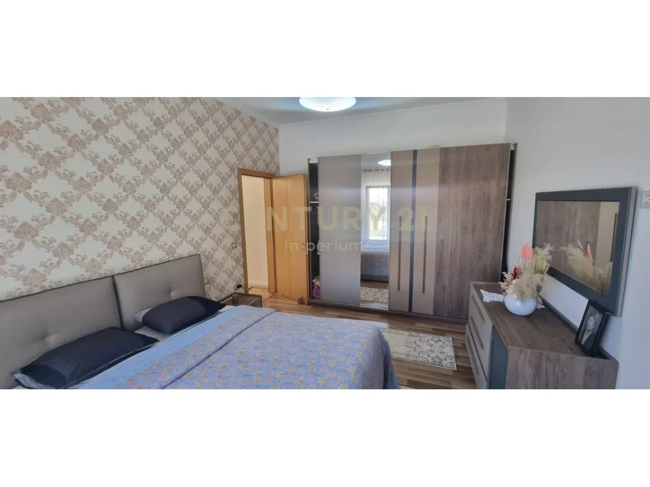 Tirane, shitet Vile 2 Katshe Kati 2, 374 m² 290.000 € (yrshek)