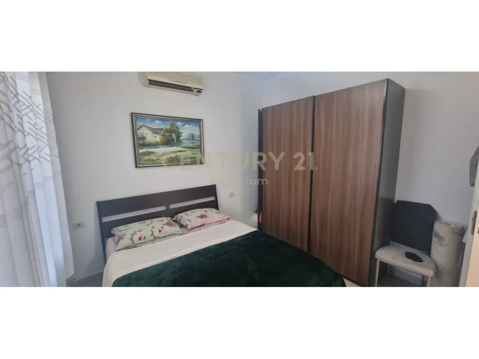 Tirane, shitet Vile 2 Katshe Kati 2, 374 m² 290.000 € (yrshek)