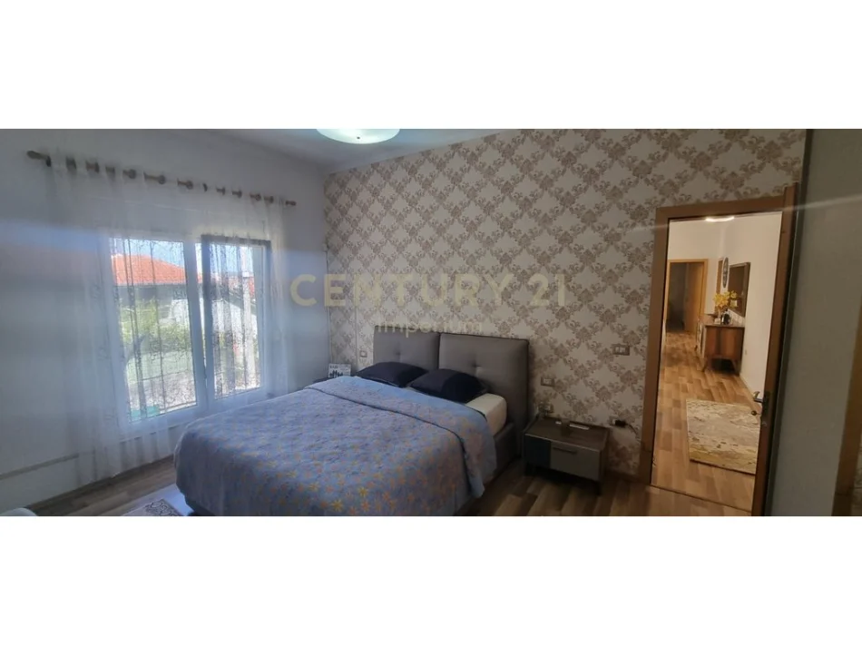 Tirane, shitet Vile 2 Katshe Kati 2, 374 m² 290.000 € (yrshek)