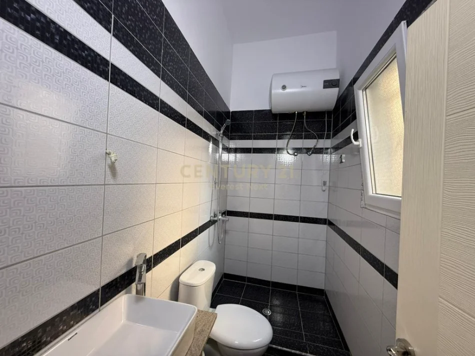 Tirane, jepet me qera apartament 2+1 Kati 1, 102 m² 750 € (kodra e Diellit)