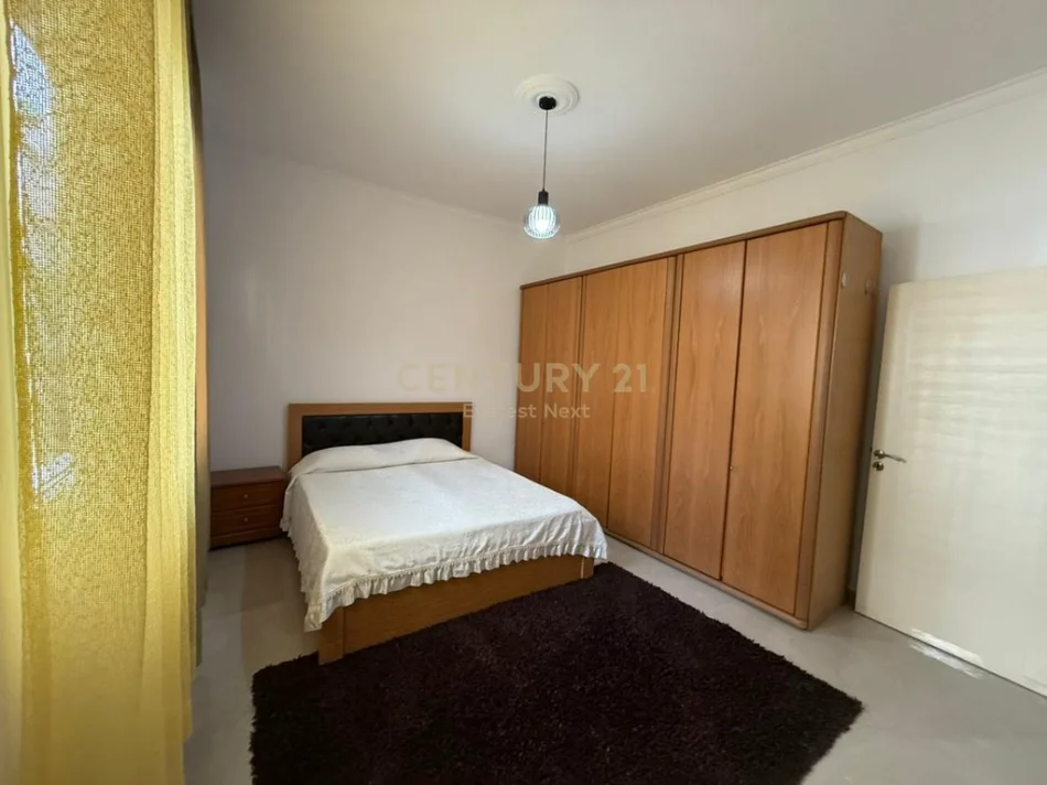 Tirane, jepet me qera apartament 2+1+Ballkon Kati 1, 102 m² 750 € 