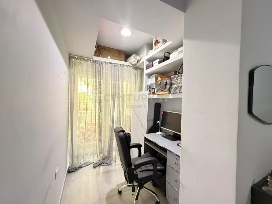 Tirane, shitet apartament 1+1 Kati 1, 85 m² 175.000 € 