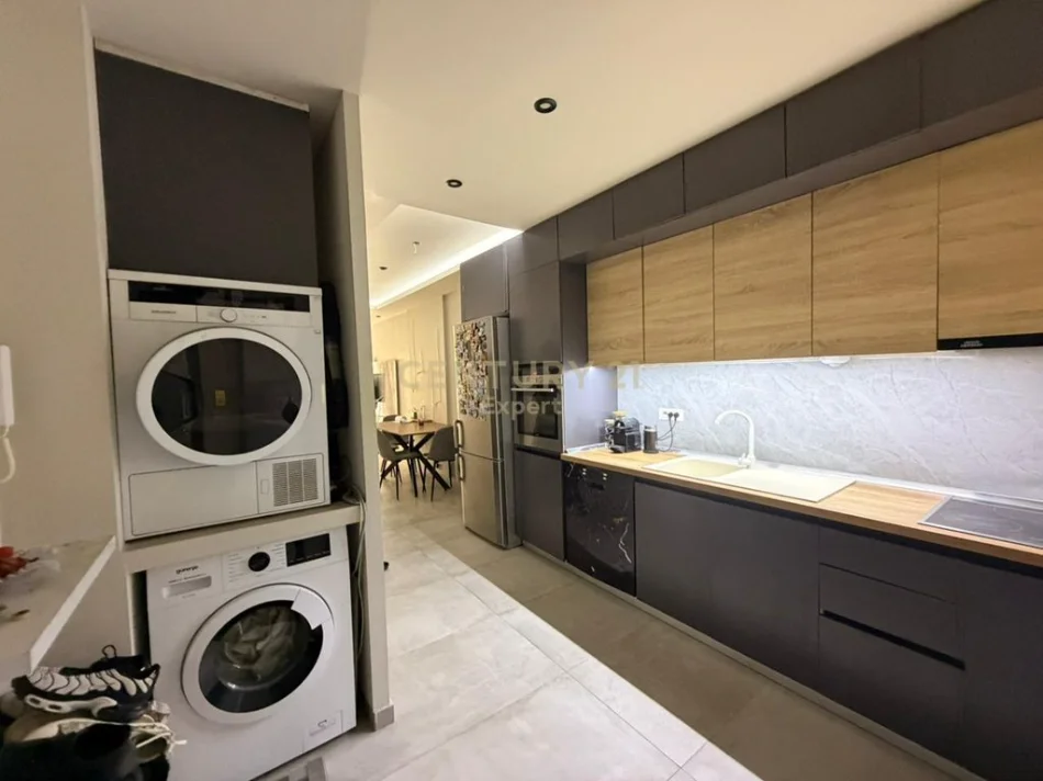 Tirane, shitet apartament 1+1 Kati 1, 85 m² 175.000 € (kodra e diellit 2)