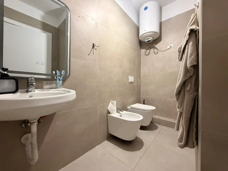 Tirane, shitet apartament 1+1 Kati 1, 85 m² 175.000 € (kodra e diellit 2)