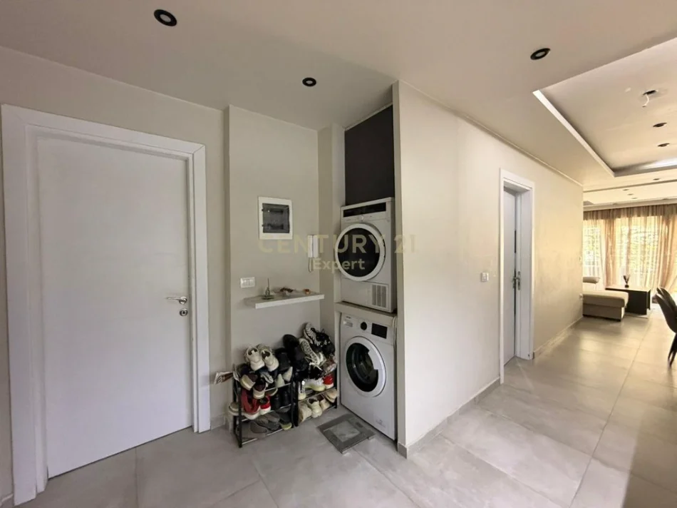 Tirane, shitet apartament 1+1 Kati 1, 85 m² 175.000 € 