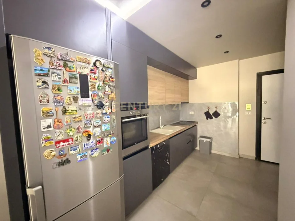 Tirane, shitet apartament 1+1 Kati 1, 85 m² 175.000 € (kodra e diellit 2)