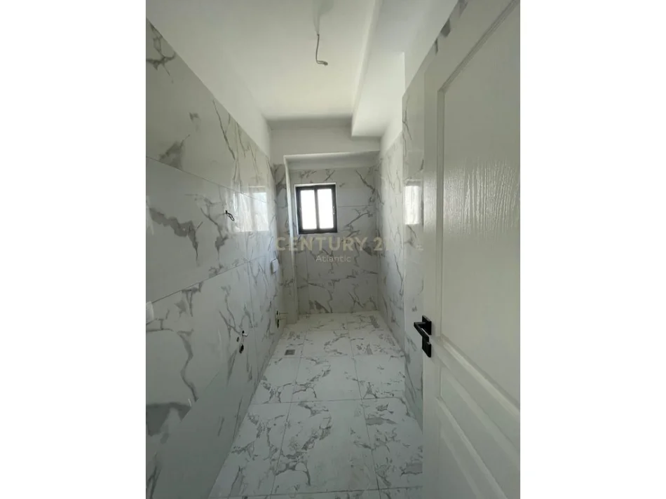 Durres, shitet apartament 1+1 Kati 3, 71 m² 92.000 € (Mali Robit)