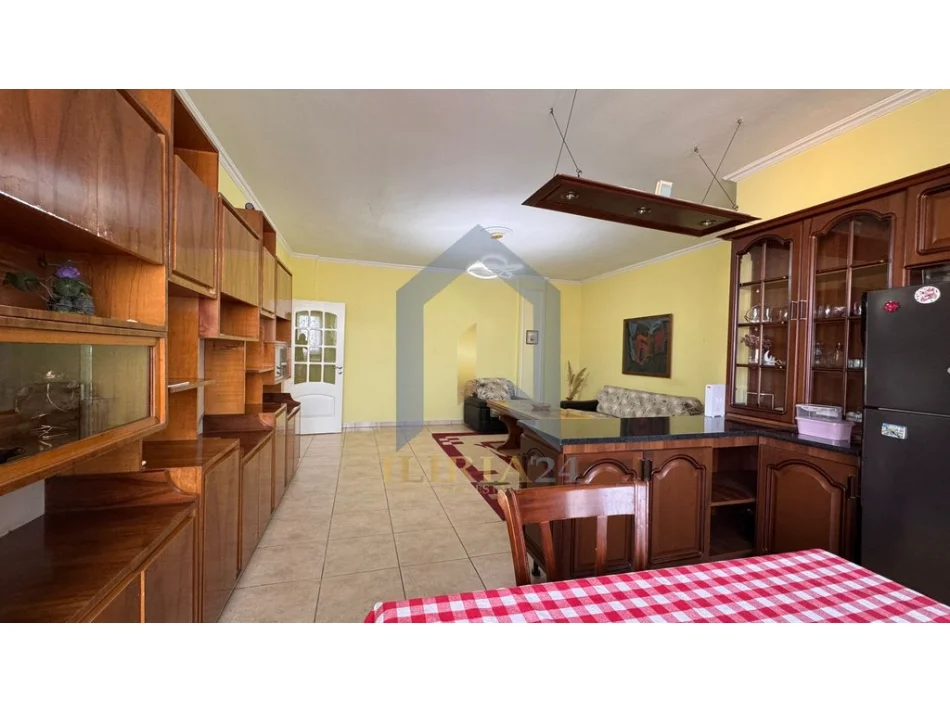 Tirane, shitet apartament 2+1+Ballkon Kati 8, 118 m² 220.000 € (Apartament 2+1 ne shitje tek Pazari I Ri)