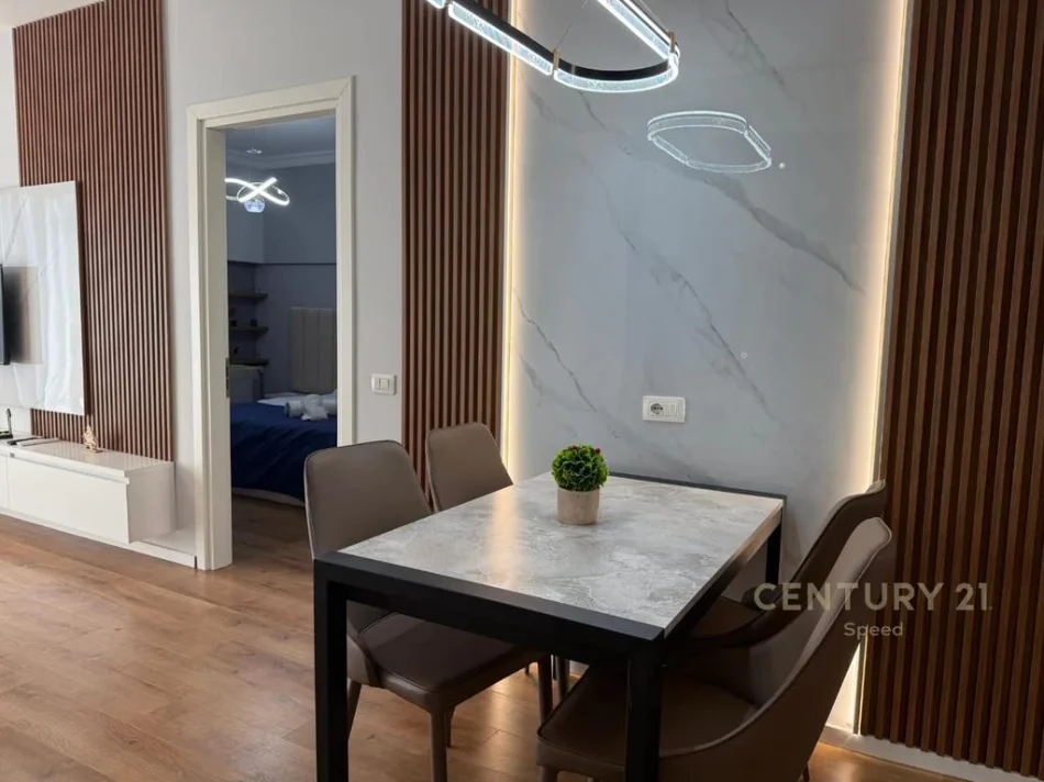 Tirane, jepet me qera apartament 1+1 Kati 1, 70 m² 730 € (shkolla e kuqe)
