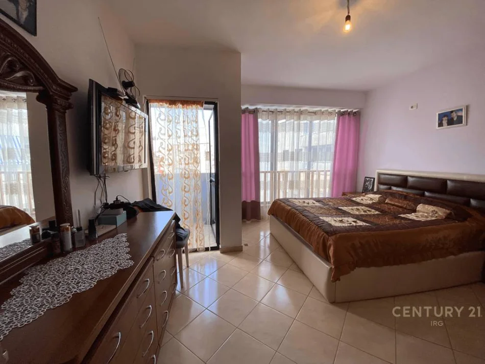 Tirane, shitet apartament 1+1 Kati 8, 105.000 € (besim alla)