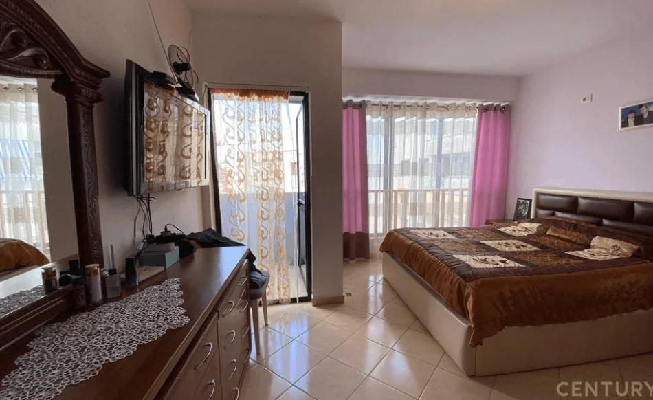 Tirane, shitet apartament 1+1 Kati 8, 66 m² 105.000 € (Yzberisht)