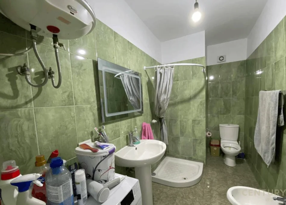 Tirane, shitet apartament 1+1 Kati 8, 66 m² 105.000 € (Yzberisht)