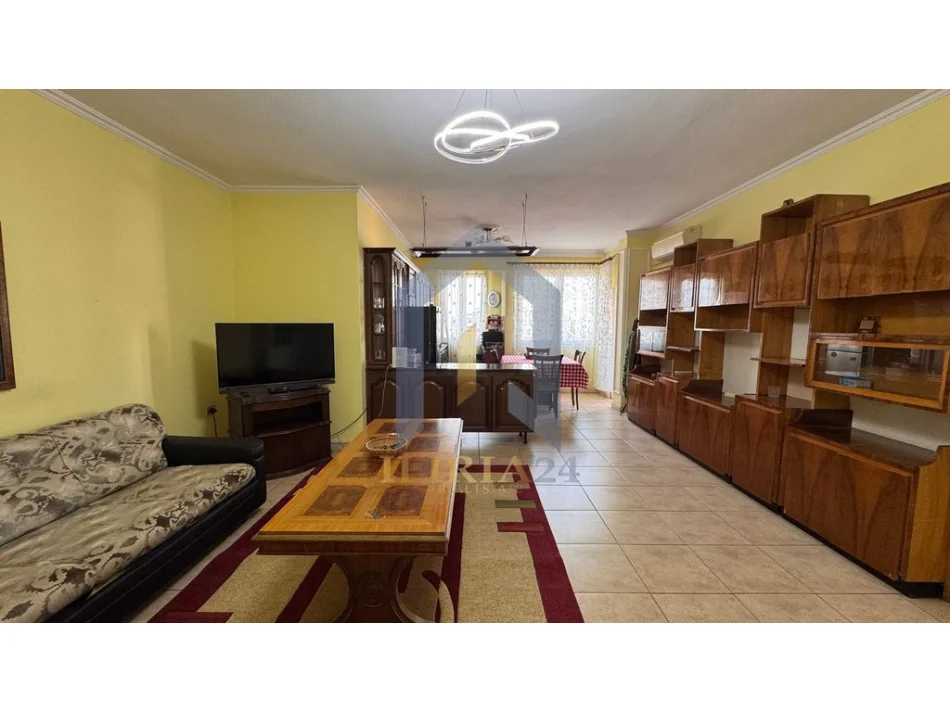 Tirane, shitet apartament 2+1+Ballkon Kati 8, 118 m² 220.000 € (Apartament 2+1 ne shitje tek Pazari I Ri)