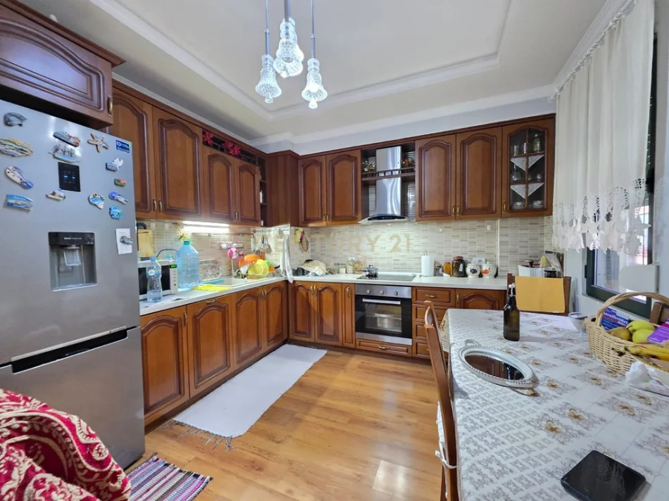 Tirane, shitet apartament 2+1 Kati 1, 83 m² 180.000 € (Kodra e Diellit)