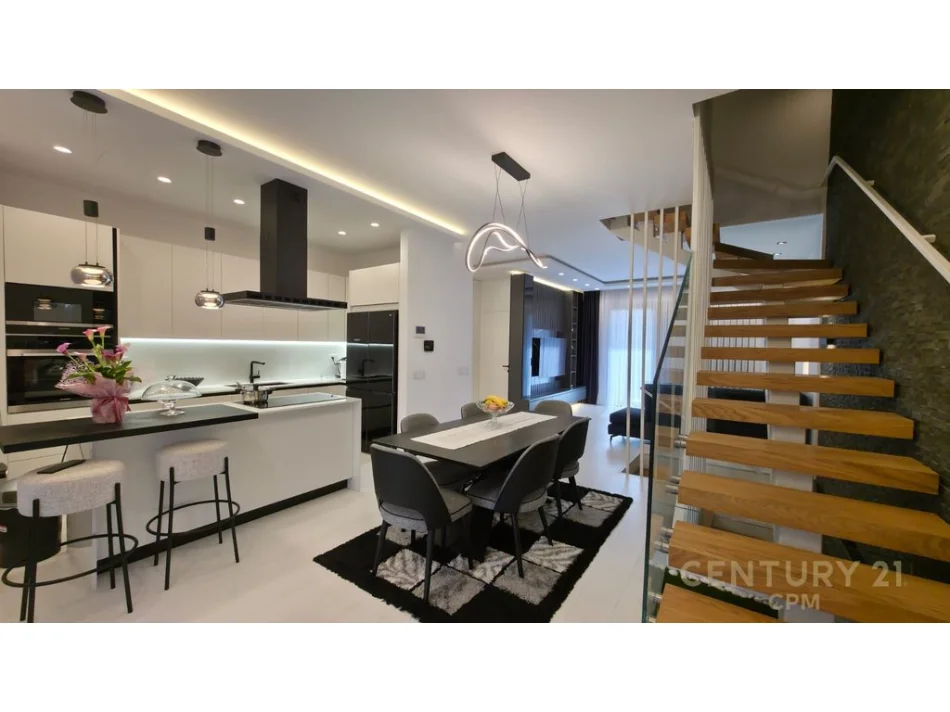 Tirane, shitet apartament duplex 4+1 , 800.000 € (Liqeni i Thate)