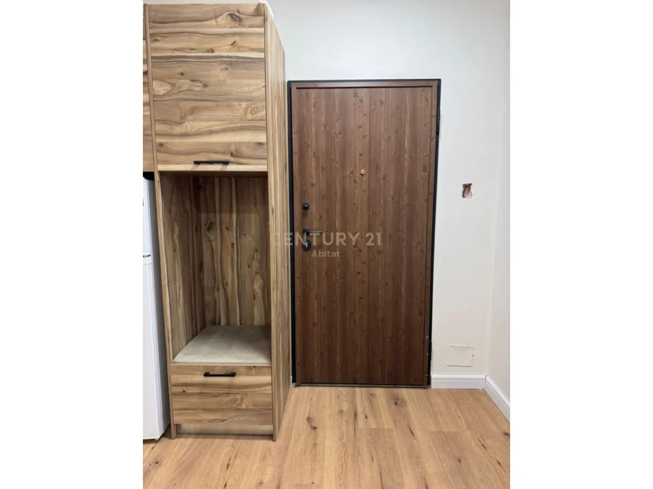 Tirane, jepet me qera apartament 1+1 Kati 7, 67 m² 550 € (yzberisht)