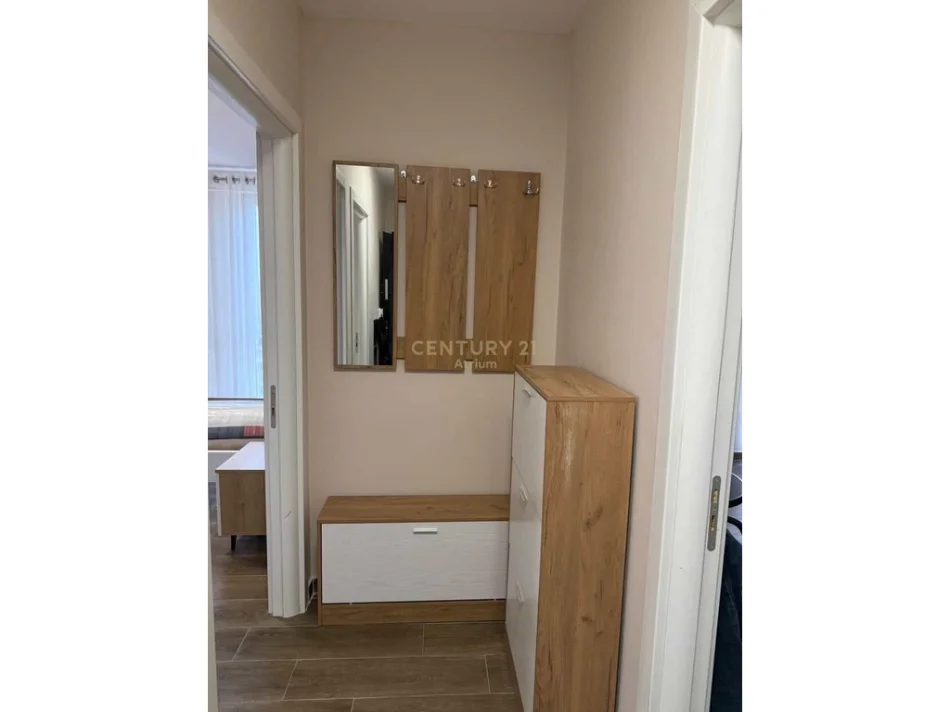 Tirane, jepet me qera apartament 2+1 Kati 6, 88 m² 650 € (shkolla e bashkuar)