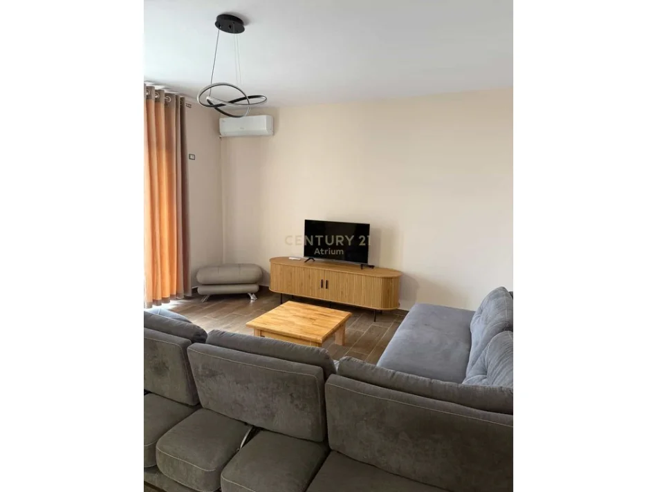 Tirane, jepet me qera apartament 2+1 Kati 6, 88 m² 650 € (shkolla e bashkuar)