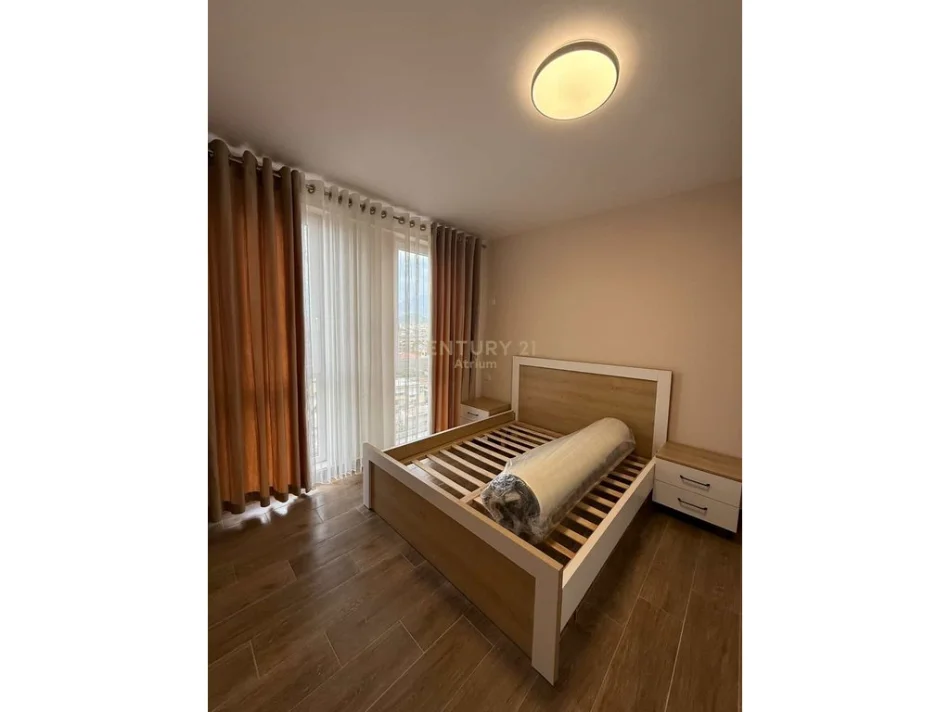 Tirane, jepet me qera apartament 2+1 Kati 6, 88 m² 650 € (shkolla e bashkuar)