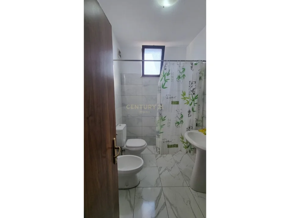 Tirane, jepet me qera apartament 1+1+Ballkon Kati 5, 60 m² 450 € (rruga e dibres)