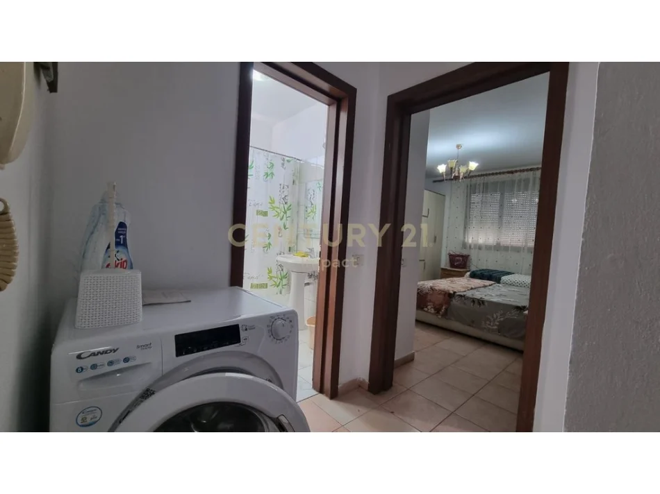 Tirane, jepet me qera apartament 1+1+Ballkon Kati 5, 60 m² 450 € (rruga e dibres)