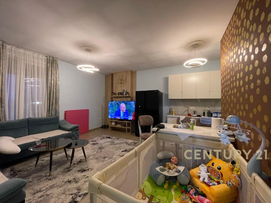 Tirane, shitet apartament 2+1+Ballkon Kati 6, 78 m² 150.000 € (shkolla e bashkuar)