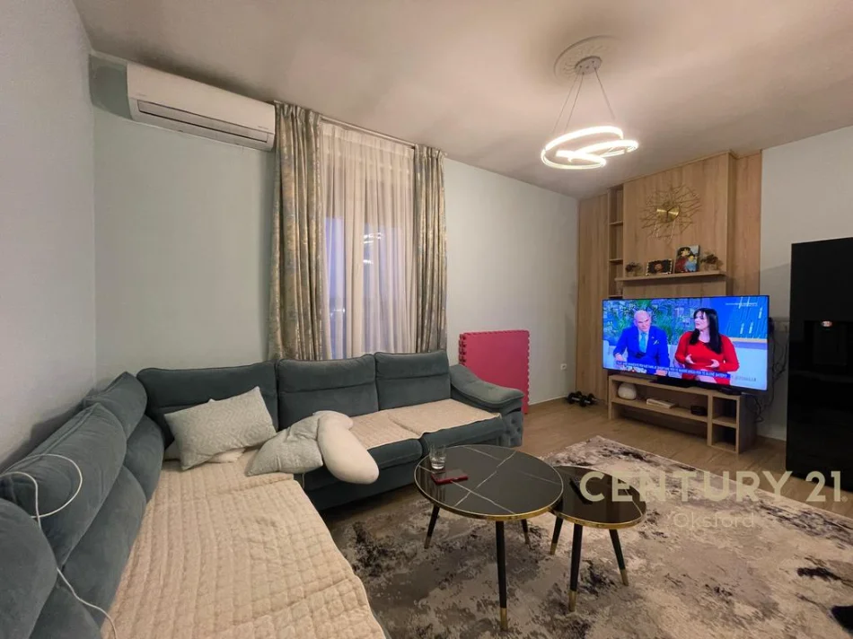 Tirane, shitet apartament 2+1+Ballkon Kati 6, 78 m² 150.000 € (shkolla e bashkuar)