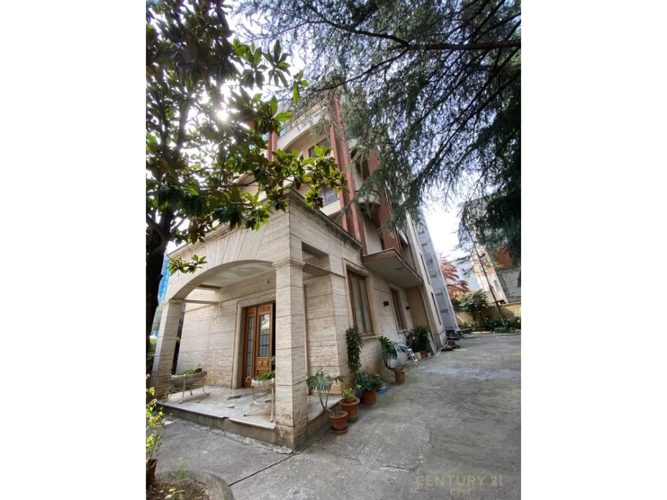 Tirane, jepet me qera hotel Kati 4, 1.970 m² 15.000 € (Tirana e re)