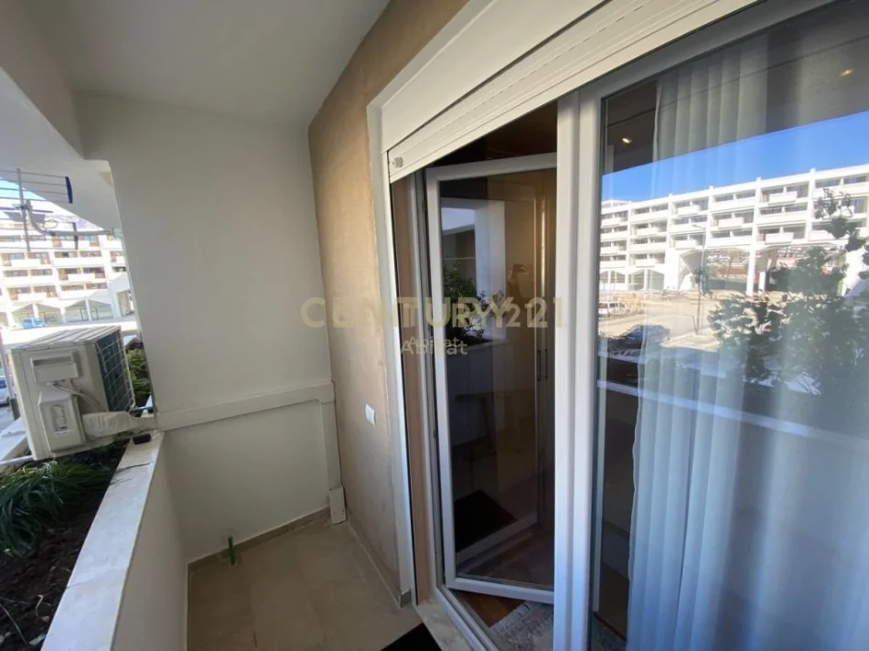 Tirane, jepet me qera apartament 1+1+Ballkon Kati 1, 90 m² 550 € (5 maji)