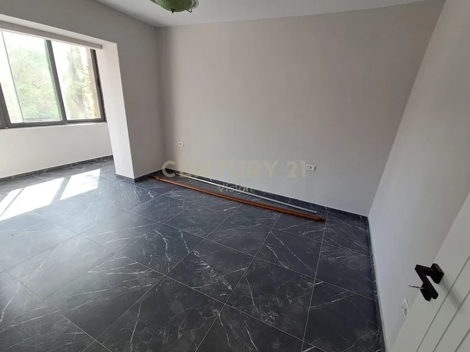 Shkoder, jepet me qera apartament 2+1 Kati 3, 68 m² 350 € (perash)