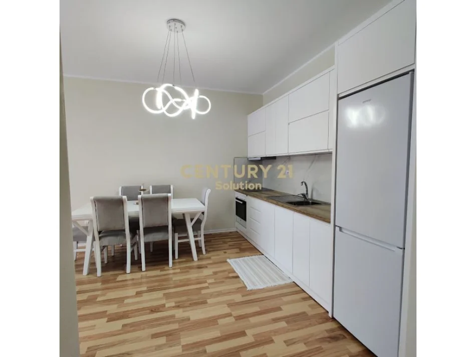 Tirane, jepet me qira apartament 2+1 Kati 2, 120 m²,650€
