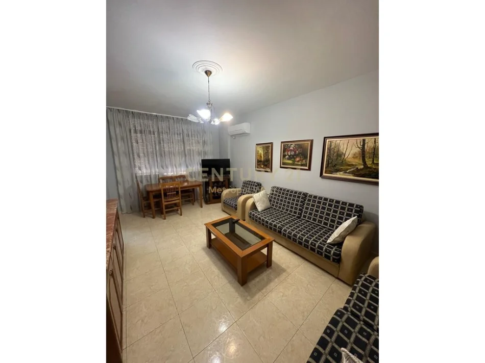 Tirane, jepet me qera apartament 2+1+Ballkon Kati 2, 94 m² 600 € (Vasil Shanto)