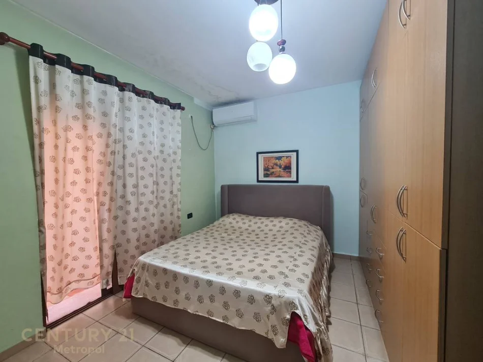 Tirane, jepet me qera apartament 2 Katshe Kati 2, 185 m² 800 € (kombinat)