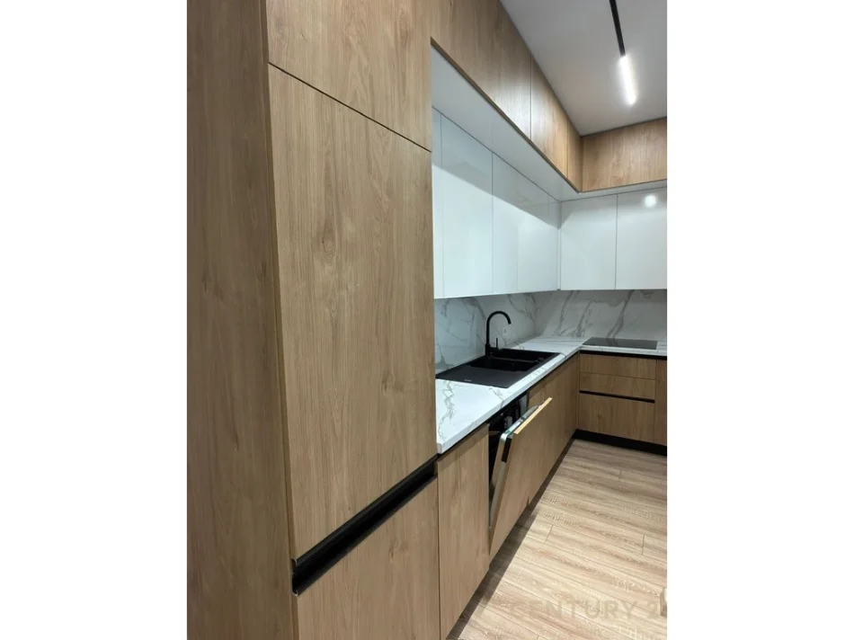 Tirane, jepet me qera apartament 2+1 Kati 7, 100 m² 1.000 €